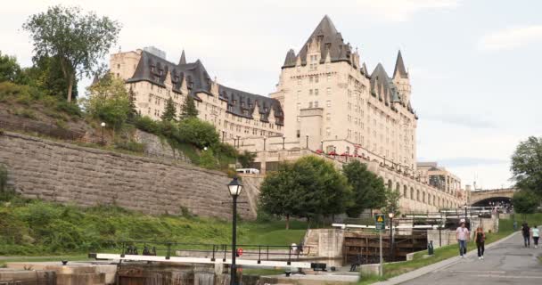 Krásný Výhled Fairmont Chateau Laurier Kanálu Rideau Ottawě Kanada — Stock video