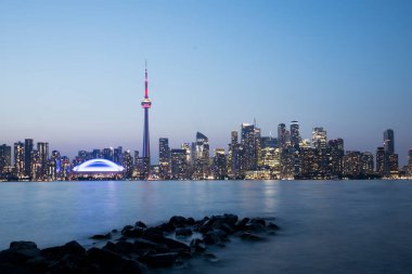 Kanada Toronto 'daki Rogers Center ve CN Tower' ın güzel manzarası