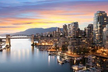 Vancouver, Kanada 'daki Vancouver Körfezi' nin güzel manzarası