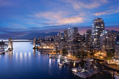 Vancouver, Kanada 'daki Vancouver Körfezi' nin güzel manzarası