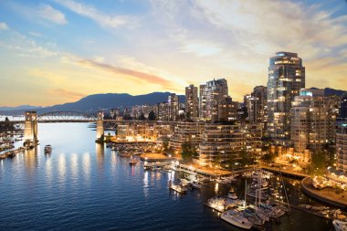 Vancouver, Kanada 'daki Vancouver Körfezi' nin güzel manzarası