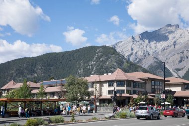 Banff, Kanada 'daki güzel cadde manzarası