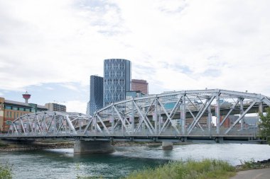Calgary, Kanada 'daki şehir merkezinin güzel manzarası