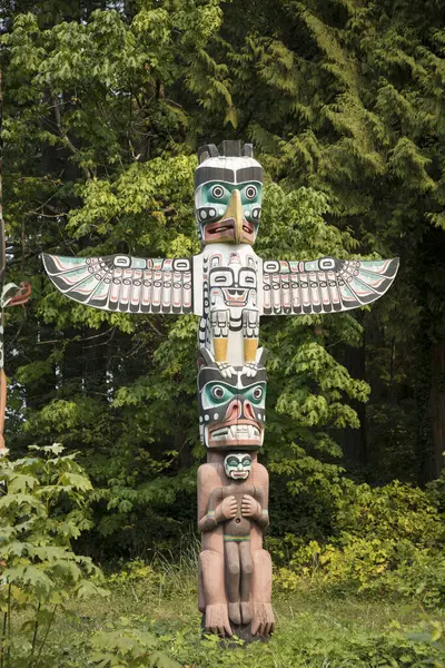 Bella Vista Del Totem Pole Capilano Suspension Bridge Park Vancouver — Foto Stock