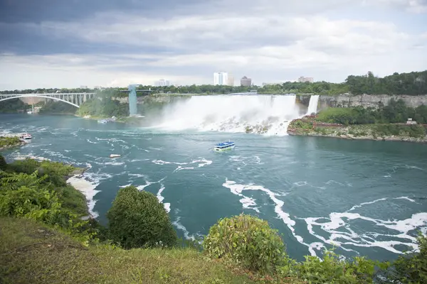 Kanada 'daki güzel Niagara Şelalesi manzarası