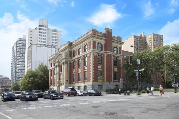 Montreal, Kanada 'daki Plateau-Mont-Royal sokaklarının güzel manzarası