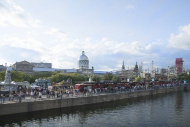 Montreal, Kanada 'daki Eski Montreal Limanı' nın güzel manzarası