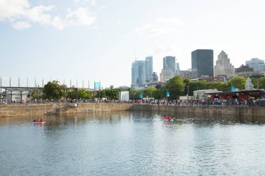 Montreal, Kanada 'daki Eski Montreal Limanı' nın güzel manzarası
