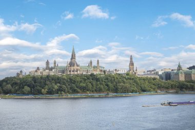 Ottawa, Kanada 'daki Parlamento Tepesi' nin güzel manzarası.