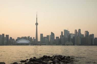 Kanada Toronto 'daki Rogers Center ve CN Tower' ın güzel manzarası