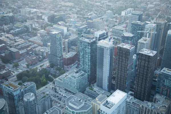 Toronto, Kanada 'daki CN Kulesi' nden şehir merkezinin güzel manzarası