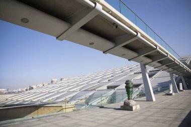 İskenderiye, Mısır 'daki İskenderiye Kütüphanesi' nin güzel manzarası