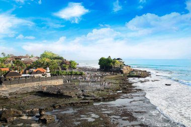 Endonezya 'nın Bali Adası' ndaki Tanah Lot tapınağının güzel manzarası