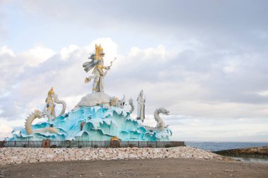 Pantai Jerman Plajı 'ndaki Varuna Heykeli Kuta, Bali Adası, Endonezya