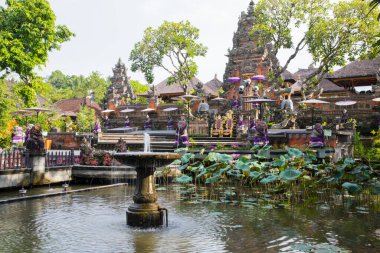 Endonezya 'nın Bali Adası' ndaki Taman Saraswati tapınağının güzel manzarası