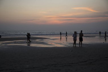 Endonezya, Bali 'de gün batımında Seminyak sahilinin güzel manzarası