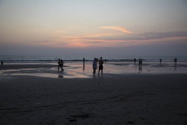 Endonezya, Bali 'de gün batımında Seminyak sahilinin güzel manzarası