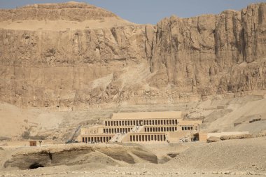 Mısır, Luxor 'daki antik Hatshepsut tapınağının güzel manzarası