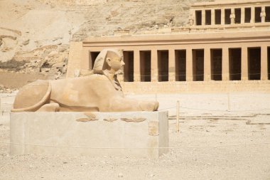 Mısır, Luxor 'daki antik Hatshepsut tapınağının güzel manzarası