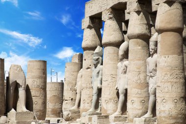 Luxor, Mısır 'daki antik Karnak Tapınağı' nın güzel manzarası