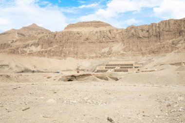 Mısır, Luxor 'daki antik Hatshepsut tapınağının güzel manzarası