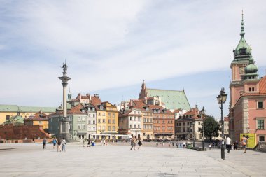 Polonya 'nın Varşova kentindeki Castle Square' de Kral Sigismund 'un Sütununun güzel manzarası