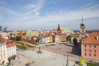 Polonya 'nın Varşova kentindeki Castle Square' de Kral Sigismund 'un Sütununun güzel manzarası