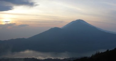 Endonezya, Bali 'deki Bromo Dağı' nda gün doğumunun güzel manzarası