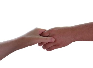 Beyaz arka planda birbirini nazikçe tutan iki el. Yakın çekim fotoğrafçılık. Destek ve bakım kavramı