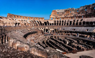 İtalya. Roma 'da antika tiyatro (Colosseo). Roma Kolezyumunun içinde. Boşluğu kopyala.