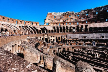 İtalya. Roma 'da antika tiyatro (Colosseo). Roma Kolezyumunun içinde. Boşluğu kopyala.