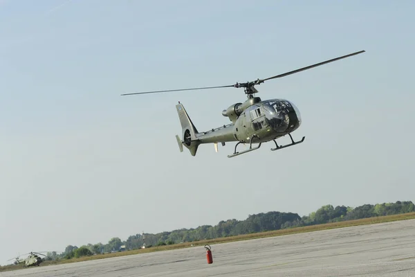 BELGRAD - 13 Eylül 2009 BATAJNICA 2009 Uluslararası Hava Gösterisi SA-341H GAZELLE 13 Eylül 2009 'da Sırbistan' ın başkenti Batajnica 'da düzenlenen saldırıda 