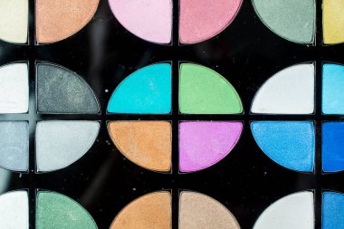 Renkli makyaj renkleri seti