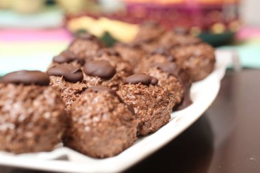 El yapımı çikolatalar top çikolatası seçimi