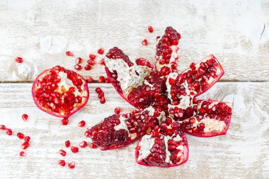 Tahta masada taze nar.