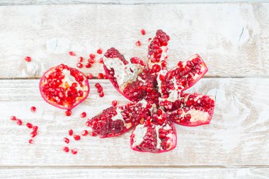 Tahta masada taze nar.