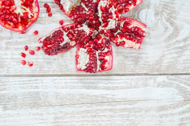 Tahta masada taze nar.