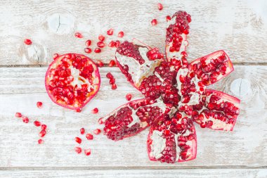 Tahta masada taze nar.