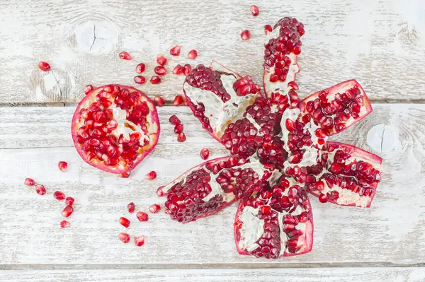 Tahta masada taze nar.