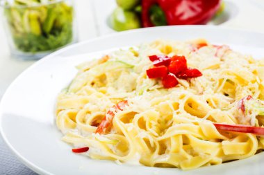 Kabaklı makarna tagliatelle