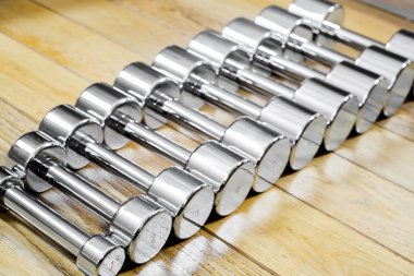 modern spor kulübü halter. ağırlık antrenmanı ekipmanı