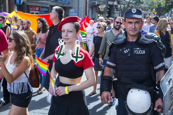 Belgrade Sérvia Setembro 2016 Pessoas Lgbt Orientadas Participam Parada Orgulho — Fotografia de Stock