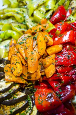 Lezzetli ızgara sebzeleri yakın. 