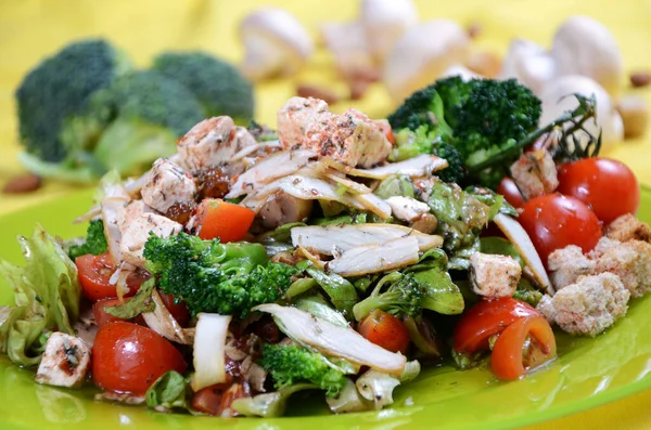 salad with vegetables and chicken