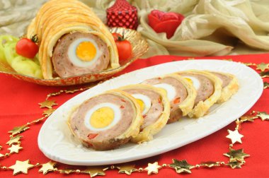 Yumurta ve puf hamurlu rulo et