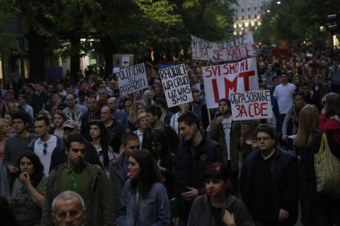 BELGRAD, SERBIA - Nisan 06, 2017: Binlerce Sırp Vuciç Seçimlerine Karşı Protesto Kazandı