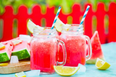 Masada karpuz suyu var.