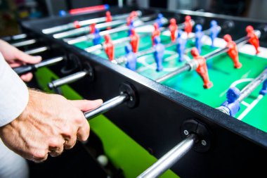 Close-Up masa futbol oyunu