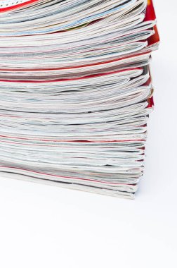 dizilmiş dergiler ve gazeteler