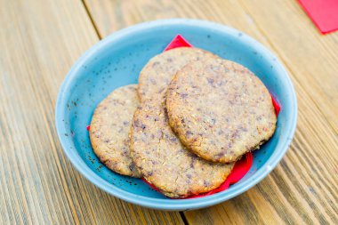 Bir kase integral kurabiye. 